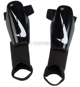 nagolenniki dziecięce nike charge y dx4610-010